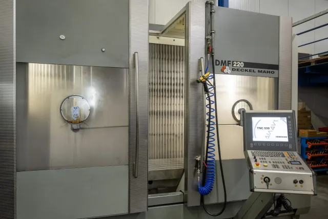 DMG MORI DMF 220