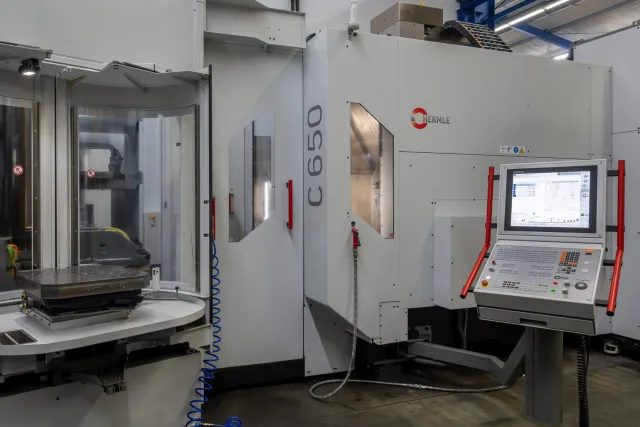 Hermle C650 U mit Palettenwechsler