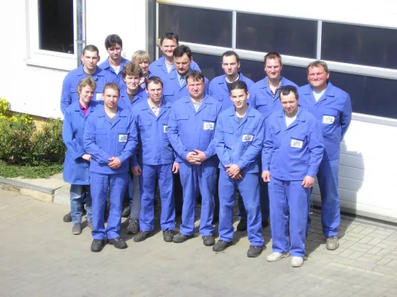 Das MFB-Team vor der Halle in Sieb